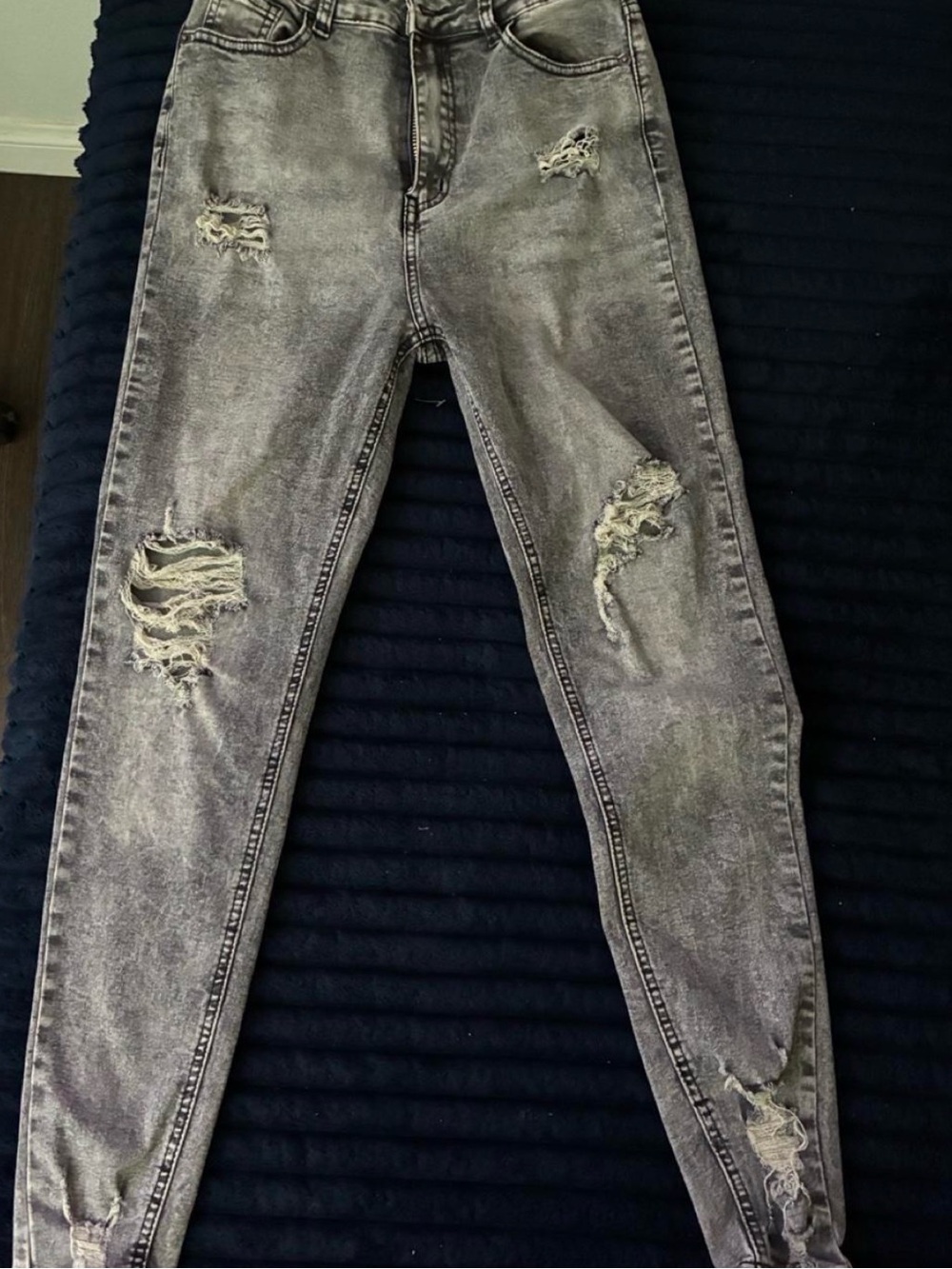 SHEIN Women's Grey Distressed Straight Leg Jeans